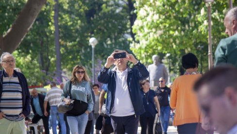 GOTOVO POLA MILIONA TURISTA U SRBIJI U AVGUSTU: Domaći više vole banje, stranci gradove - a ovo su najposećenije destinacije GOTOVO POLA MILIONA TURISTA U SRBIJI U AVGUSTU: Domaći više vole banje, stranci gradove - a ovo su najposećenije destinacije