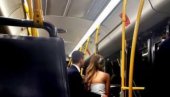 SAMO LJUBAV: Prelepa scena iz beogradskog autobusa (FOTO)