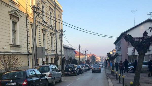 ПРОМЕНА РЕЖИМА САОБРАЋАЈА У ЦЕНТРУ ВРАЊА: Затворена Улица Цара Душана ПРОМЕНА РЕЖИМА САОБРАЋАЈА У ЦЕНТРУ ВРАЊА: Затворена Улица Цара Душана