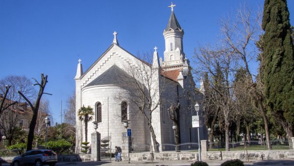 ХЕРЦЕГОВИНА ДОЧЕКУЈЕ ПАТРИЈАРХА: Дани Светог Василија Острошког и Тврдошког у Требињу ХЕРЦЕГОВИНА ДОЧЕКУЈЕ ПАТРИЈАРХА: Дани Светог Василија Острошког и Тврдошког у Требињу