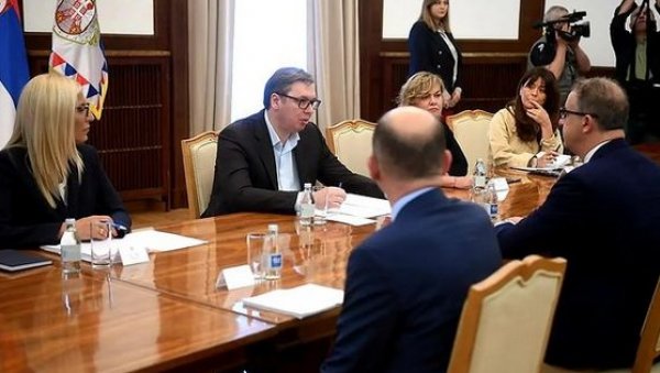 ВУЧИЋ СЕ САСТАО СА БРАМЕРЦОМ: Разговори о сарадњи, ратним злочинима и несталима ВУЧИЋ СЕ САСТАО СА БРАМЕРЦОМ: Разговори о сарадњи, ратним злочинима и несталима