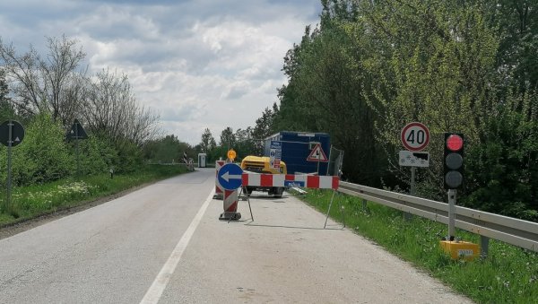 РЕХАБИЛИТАЦИЈА КОЛОВОЗА КОД ХОРГОША: Измене у саобраћају због радова на путевима широм Србије РЕХАБИЛИТАЦИЈА КОЛОВОЗА КОД ХОРГОША: Измене у саобраћају због радова на путевима широм Србије