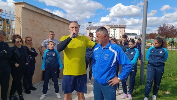 ДИВАЦ ПОНОВО ДОКАЗАО ХУМАНОСТ: Спортисти Источног Сарајева организовали хуманитарну трку за Небојшу Мичића ДИВАЦ ПОНОВО ДОКАЗАО ХУМАНОСТ: Спортисти Источног Сарајева организовали хуманитарну трку за Небојшу Мичића