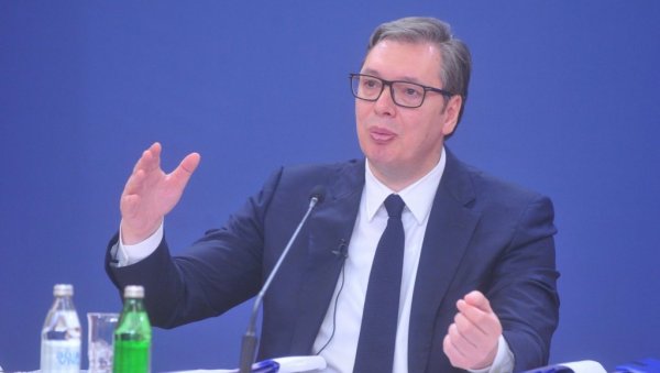 НЕЋЕМО ДА БИРАМО СТРАНЕ У РАТУ Вучић поновио: Наш став о сукобу у Украјини је јасан НЕЋЕМО ДА БИРАМО СТРАНЕ У РАТУ Вучић поновио: Наш став о сукобу у Украјини је јасан