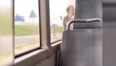 ДРАМАТИЧАН СНИМАК ИЗ БЕОГРАДА: Возач аутобуса се потукао са мушкарцем! (ВИДЕО) ДРАМАТИЧАН СНИМАК ИЗ БЕОГРАДА: Возач аутобуса се потукао са мушкарцем! (ВИДЕО)