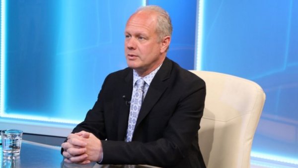 ГОВОРИ О САЗРИЈЕВАЊУ, А БОДРИ ДРОБЉЕЊЕ СРБИЈЕ: Аналитичар Бојан Панаотовић о изјави црногорског министра Ранка Кривокапића ГОВОРИ О САЗРИЈЕВАЊУ, А БОДРИ ДРОБЉЕЊЕ СРБИЈЕ: Аналитичар Бојан Панаотовић о изјави црногорског министра Ранка Кривокапића