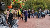 PODELJENO 100 AUTO-SEDIŠTA ZA BEBE: Akcija Saveta za bezbednost saobraćaja Grada Sombora PODELJENO 100 AUTO-SEDIŠTA ZA BEBE: Akcija Saveta za bezbednost saobraćaja Grada Sombora