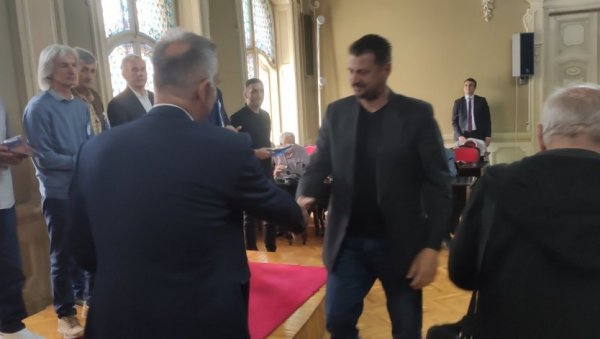 ОБЕЛЕЖАВАЊЕ ЗЛАТНОГ ЈУБИЛЕЈА: Пола века од шампионске титуле ГИК Баната из Клека (ВИДЕО/ФОТО) ОБЕЛЕЖАВАЊЕ ЗЛАТНОГ ЈУБИЛЕЈА: Пола века од шампионске титуле ГИК Баната из Клека (ВИДЕО/ФОТО)