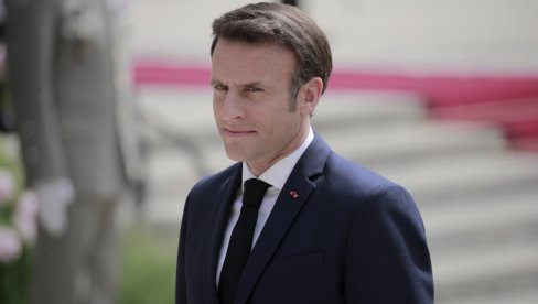 ПОЛИТИКО: Макрон забраном абаје у школама убио две муве једним ударцем ПОЛИТИКО: Макрон забраном абаје у школама убио две муве једним ударцем