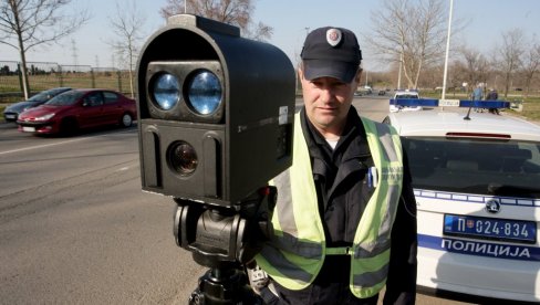 SEDAM OSOBA LAKŠE POVREĐENO: U Južnobačkom okrugu za dan se dogodilo deset saobraćajnih nesreća