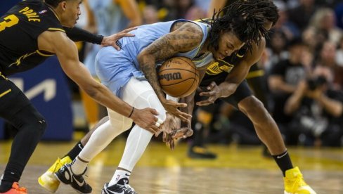 TEŠKA GODINA ZA NBA ZVEZDU: Prvo suspendovan zbog oružja, pa zbog povrede završio sezonu TEŠKA GODINA ZA NBA ZVEZDU: Prvo suspendovan zbog oružja, pa zbog povrede završio sezonu