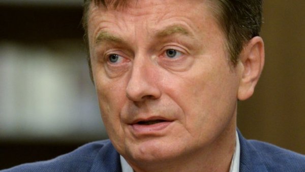 ГЛИШИЋ О ОДНОСУ СА СПС: Стављена тачка на то, нека свако носи свој крст ГЛИШИЋ О ОДНОСУ СА СПС: Стављена тачка на то, нека свако носи свој крст