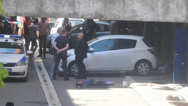 УБИЦА МИРНО И ПРЕЦИЗНО ГАЂАО У ЛУКУ: Настављена истрага о суровој ликвидацији навијача Рада у једној од гаража на Бањици УБИЦА МИРНО И ПРЕЦИЗНО ГАЂАО У ЛУКУ: Настављена истрага о суровој ликвидацији навијача Рада у једној од гаража на Бањици