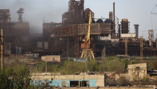 ЗЕЛЕНСКИ СЕ ОПРОСТИО ОД ВОЈНИКА АЗОВА: Озлојеђени украјински војни врх током дана запретио гађањем Кримског моста ЗЕЛЕНСКИ СЕ ОПРОСТИО ОД ВОЈНИКА АЗОВА: Озлојеђени украјински војни врх током дана запретио гађањем Кримског моста