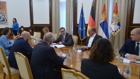 LOGIČNO JE DA ZAPAD TO TRAŽI: Vučić otkrio detalje razgovora sa specijalnim izaslanikom Nemačke LOGIČNO JE DA ZAPAD TO TRAŽI: Vučić otkrio detalje razgovora sa specijalnim izaslanikom Nemačke