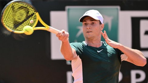 ZVEREV LOMIO, PA SLOMIO KECMANOVIĆA: Nemac bolji od Srbina nakon velike borbe ZVEREV LOMIO, PA SLOMIO KECMANOVIĆA: Nemac bolji od Srbina nakon velike borbe