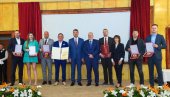 НАЈУСПЕШНИЈИМА У ТУРИЗМУ И УГОСТИТЕЉСТВУ: Мировић доделио признања „Капија успеха“ НАЈУСПЕШНИЈИМА У ТУРИЗМУ И УГОСТИТЕЉСТВУ: Мировић доделио признања „Капија успеха“