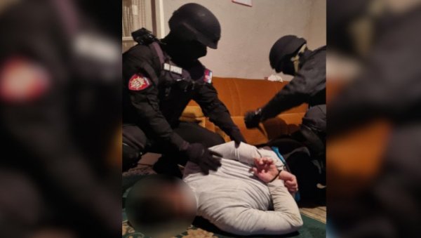 ПЉАЧКАО АУТОМОБИЛЕ, ПИЦЕРИЈЕ, РИБАРНИЦУ: Полицијска акција у Зрењанину, ухваћен разбојник ПЉАЧКАО АУТОМОБИЛЕ, ПИЦЕРИЈЕ, РИБАРНИЦУ: Полицијска акција у Зрењанину, ухваћен разбојник