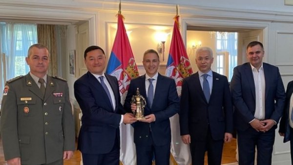РАЗГОВОР О САРАДЊИ ДВЕЈУ ЗЕМАЉА: Стефановић са замеником министра индустрије и инфраструктурног развоја Казахстана РАЗГОВОР О САРАДЊИ ДВЕЈУ ЗЕМАЉА: Стефановић са замеником министра индустрије и инфраструктурног развоја Казахстана