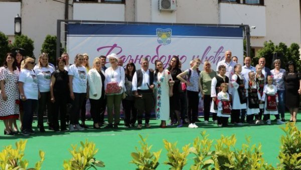 САЈАМ ХОРТИКУЛТУРЕ У ГРОЦКОЈ: Програм у центру Грочанске чаршије све до недеље САЈАМ ХОРТИКУЛТУРЕ У ГРОЦКОЈ: Програм у центру Грочанске чаршије све до недеље