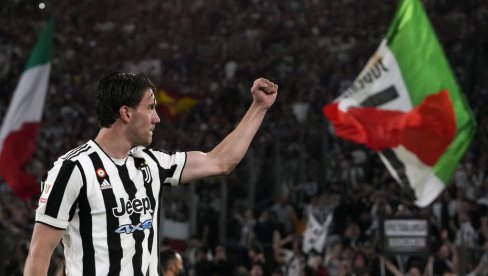 VLAHOVIĆ KAO IBRAHIMOVIĆ: Direktor Juventusa o sudbini Srbina u slavnom klubu