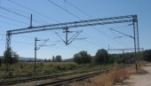 ПРОНАЂЕНО ТЕЛО ПОРЕД ПРУГЕ У ВРАЊСКОЈ БАЊИ: Сумња се да је мушкарца ударио теретни воз ПРОНАЂЕНО ТЕЛО ПОРЕД ПРУГЕ У ВРАЊСКОЈ БАЊИ: Сумња се да је мушкарца ударио теретни воз
