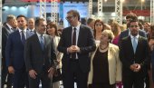 VUČIĆ OTVORIO SAJAM AUTOMOBILA: Čekamo odluke još dva globalna proizvođača da otvore fabrike u Srbiji (VIDEO)