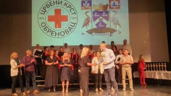 СВЕЧАНОСТ У ОБРЕНОВЦУ: Признања за 30 давалаца крви СВЕЧАНОСТ У ОБРЕНОВЦУ: Признања за 30 давалаца крви