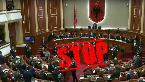 ХАОС У ПАРЛАМЕНТУ АЛБАНИЈЕ: Физички обрачун власти и опозиције, седница одмах прекинута ХАОС У ПАРЛАМЕНТУ АЛБАНИЈЕ: Физички обрачун власти и опозиције, седница одмах прекинута