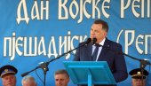 HELEZ UZALUD PRETI, SRPSKI ZVANIČNICI NA OBELEŽAVANJU DANA VOJSKE REPUBLIKE SRPSKE: Oštre reakcije na poruke ministra odbrane u SM BiH