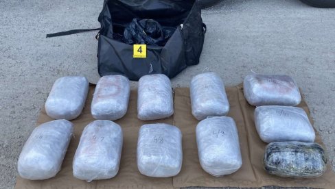 DROGA ISPOD TURSKOG ŠLEPERA: Pirotska policija zaplenila 18 kilograma marihuane DROGA ISPOD TURSKOG ŠLEPERA: Pirotska policija zaplenila 18 kilograma marihuane