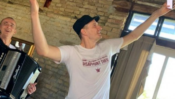 ДА ЛИ ЈЕ ОВО РЕАЛНО? Никола Јокић 250.000.000 више од Новака Ђоковића ДА ЛИ ЈЕ ОВО РЕАЛНО? Никола Јокић 250.000.000 више од Новака Ђоковића
