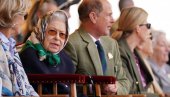 КРАЉИЦА ОПЕТ У ЈАВНОСТИ: Елизабета II присуствовала изложби коња (ФОТО) КРАЉИЦА ОПЕТ У ЈАВНОСТИ: Елизабета II присуствовала изложби коња (ФОТО)