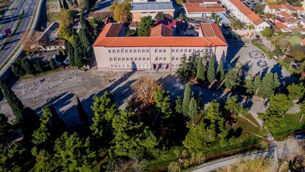 НАСТАВНИЦА ПОНИЗИЛА ЂАКА? Омбудсман проверава догађања у подгоричкој школи НАСТАВНИЦА ПОНИЗИЛА ЂАКА? Омбудсман проверава догађања у подгоричкој школи