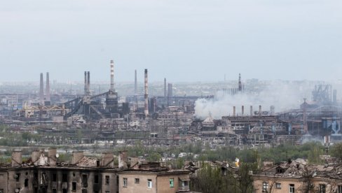 PREGOVORI U TOKU: Ruski i ukrajinski vojnici u kompleksu Azovstalja seli za sto PREGOVORI U TOKU: Ruski i ukrajinski vojnici u kompleksu Azovstalja seli za sto