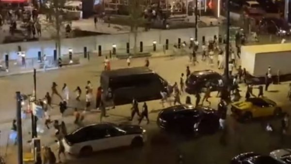 СТРАВИЧНО: Пуцњава након меча Бакса и Селтикса, двоје хоспитализовано (ВИДЕО) СТРАВИЧНО: Пуцњава након меча Бакса и Селтикса, двоје хоспитализовано (ВИДЕО)
