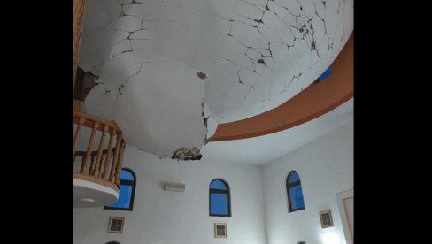 URUŠILA SE KUPOLA NA DŽAMIJI U SARAJEVU: Sve verske aktivnosti obustavljene do daljnjeg URUŠILA SE KUPOLA NA DŽAMIJI U SARAJEVU: Sve verske aktivnosti obustavljene do daljnjeg
