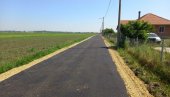PUTARI OBNOVILI NEKOLIKO ZEMUNSKIH ULICA: U Batajnici još kilometar asfalta PUTARI OBNOVILI NEKOLIKO ZEMUNSKIH ULICA: U Batajnici još kilometar asfalta