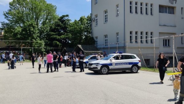 ВРЕМЕ РАДОСТИ НА ДАН ПОРОДИЦЕ: Целодневни програм за најмлађе у градском парку у Врању ВРЕМЕ РАДОСТИ НА ДАН ПОРОДИЦЕ: Целодневни програм за најмлађе у градском парку у Врању