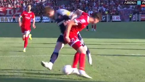 DA LI JE BIO PENAL ZA ZVEZDU? Katai oboren, odluka sudije razbesnela zvezdaše! (VIDEO) DA LI JE BIO PENAL ZA ZVEZDU? Katai oboren, odluka sudije razbesnela zvezdaše! (VIDEO)