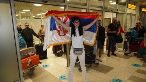KONSTRAKTA ČISTIH RUKU I OBRAZA: Ana Đurić i srpska delegacija vratili se iz Italije , nakon nastupa na “Evrosongu” u Torinu KONSTRAKTA ČISTIH RUKU I OBRAZA: Ana Đurić i srpska delegacija vratili se iz Italije , nakon nastupa na “Evrosongu” u Torinu