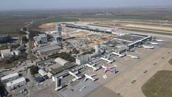 РЕАГОВАЛИ СМО У НАЈКРАЋЕМ РОКУ Ово је разлог принудног слетања авиона у Београд РЕАГОВАЛИ СМО У НАЈКРАЋЕМ РОКУ Ово је разлог принудног слетања авиона у Београд