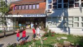 NOVE DOJAVE O BOMBAMA U BEOGRADU: Na meti osnovne škole širom prestonice NOVE DOJAVE O BOMBAMA U BEOGRADU: Na meti osnovne škole širom prestonice