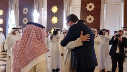 VUČIĆ STIGAO DA ODA POŠTU PREMINULOM VLADARU UAE: Ponosan na iskreno prijateljstvo koje imamo sa šeikom Mohamed bin Zajed Al Nahjanom