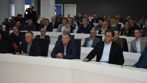 „VLADA U SENCI“ UDAR NA USTAVNI POREDAK SRPSKE? Novi sukob vlasti i opozicije u RS „VLADA U SENCI“ UDAR NA USTAVNI POREDAK SRPSKE? Novi sukob vlasti i opozicije u RS