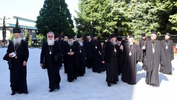 МАКЕДОНЦИМА АУТОНОМИЈА У ОКВИРУ СПЦ: Полувековна црквена криза на прагу решења, Сабор одобрио канонско јединство са МПЦ МАКЕДОНЦИМА АУТОНОМИЈА У ОКВИРУ СПЦ: Полувековна црквена криза на прагу решења, Сабор одобрио канонско јединство са МПЦ