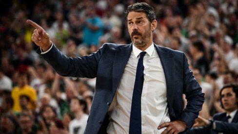 ZVEZDA IM JE OČITALA LEKCIJU: Trener Dubaija jednom rečenicom oduševio sve delije!