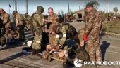 РАТ У УКРАЈИНИ: Са рукама у вис изашла команда пука Азов; Азовстаљ очишћен од украјинских трупа  (ФОТО/ВИДЕО)
