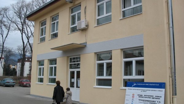 ДЕЧЈИ ДИСПАНЗЕР ВАН КОВИД РЕЖИМА: Одлука пиротског Дома здравља ДЕЧЈИ ДИСПАНЗЕР ВАН КОВИД РЕЖИМА: Одлука пиротског Дома здравља