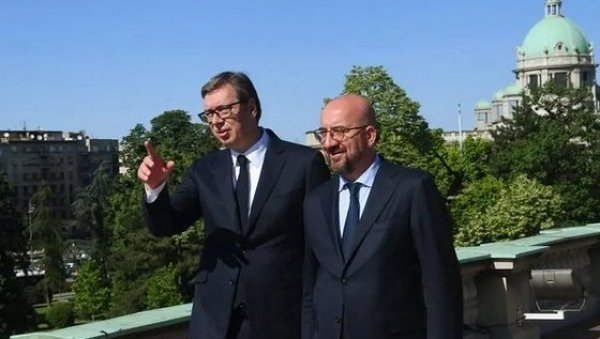 ЗАЈЕДНИЧКИ СМО НАПРАВИЛИ БЕЗБРОЈ ВЕЛИКИХ КОРАКА: Председник Вучић након састанка са Шарлом Мишелом (ФОТО) ЗАЈЕДНИЧКИ СМО НАПРАВИЛИ БЕЗБРОЈ ВЕЛИКИХ КОРАКА: Председник Вучић након састанка са Шарлом Мишелом (ФОТО)